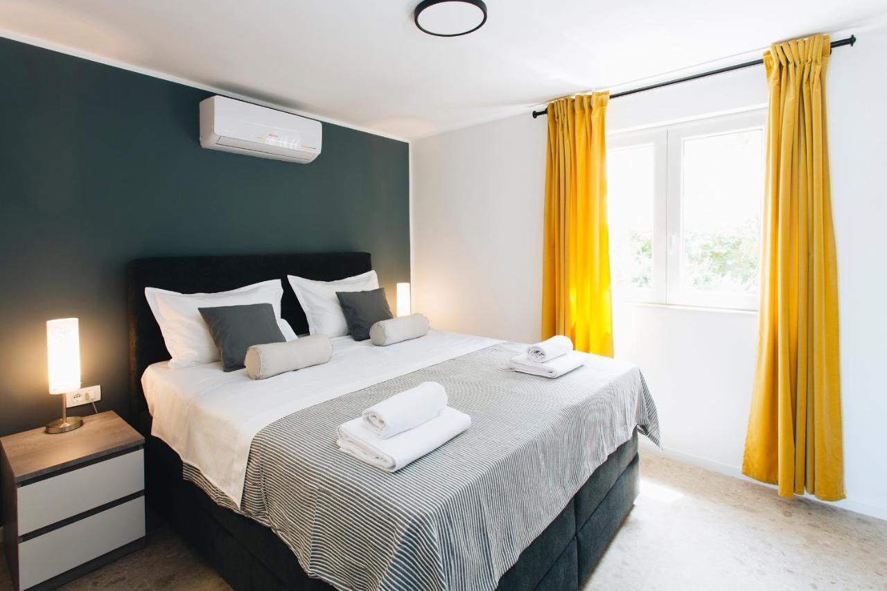 Villa Magna - Seaside Villa With Pool And Sauna Trogir Luaran gambar